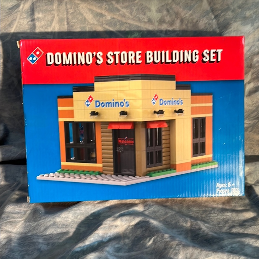 Domino's Store Building Set